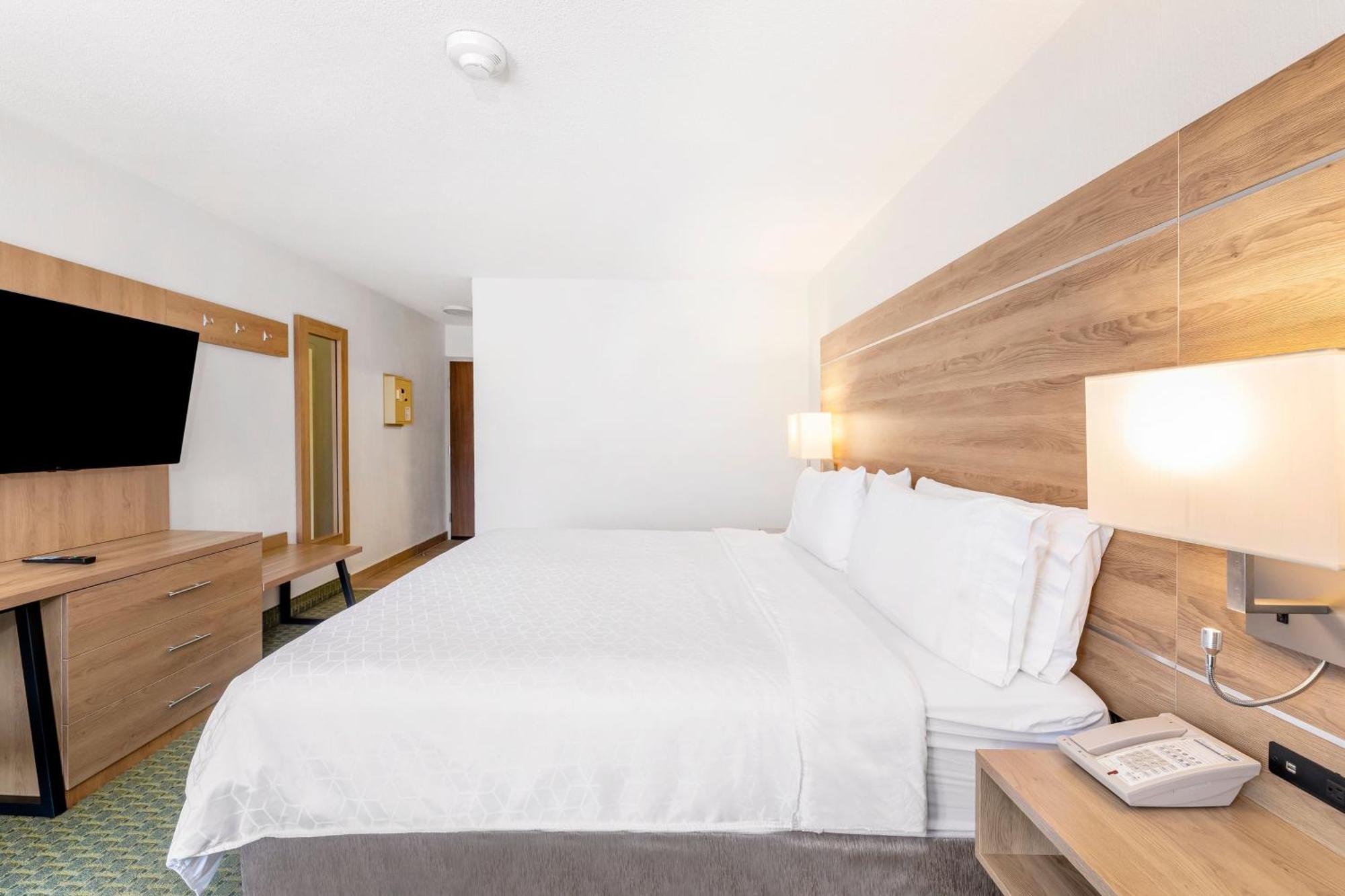 Express San Jose Costa Rica Airport By Ihg Hotel